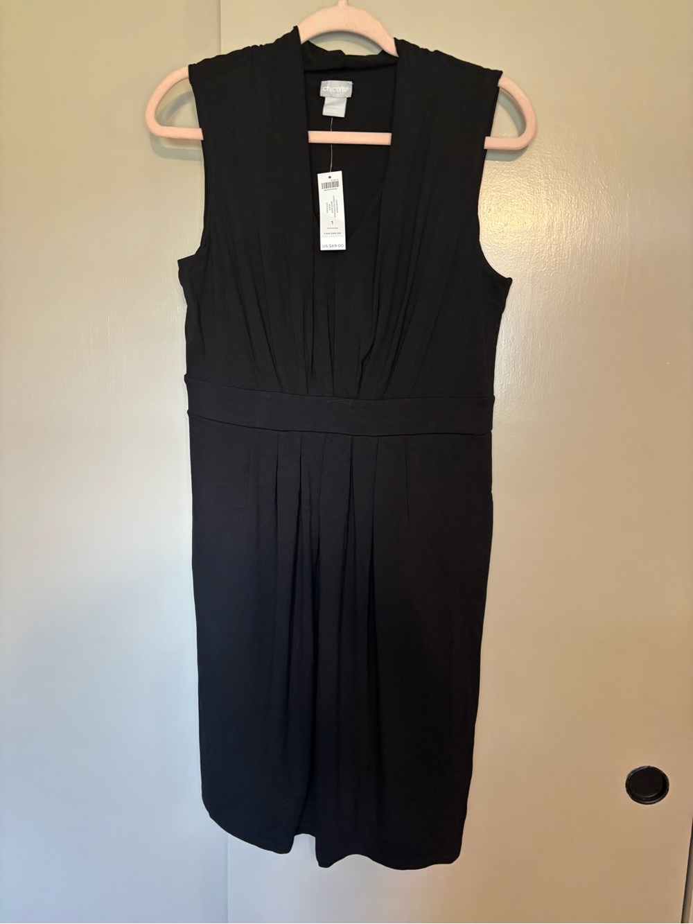 Chico's NWT Black Sleeveless V-Neck Pleated Sheath Dress Size 1 (8/10)